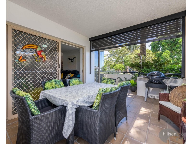 2/2 Oleander Avenue, Biggera Waters QLD 4216