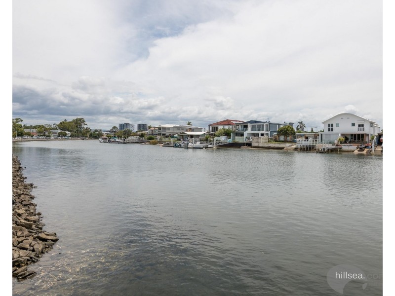 2/2 Oleander Avenue, Biggera Waters QLD 4216