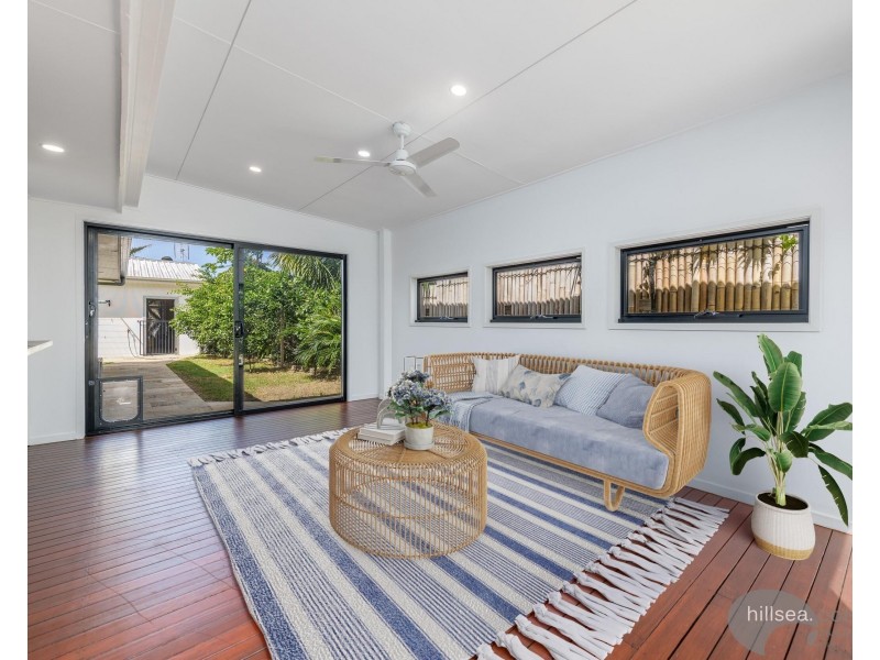 1 Mulkarra Street, Biggera Waters QLD 4216