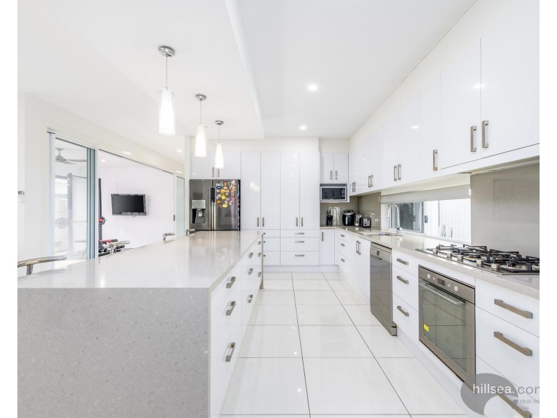 38 Deagon Drive, Runaway Bay QLD 4216