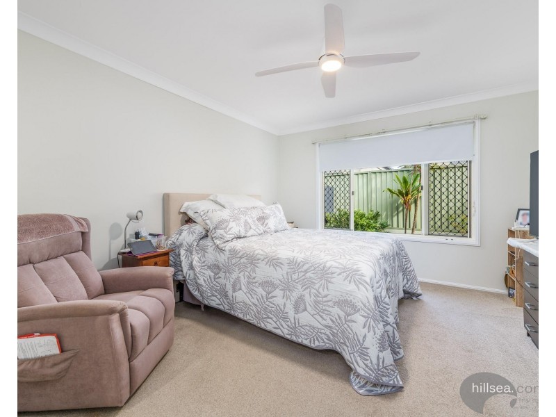1/218 Central Street, Labrador QLD 4215