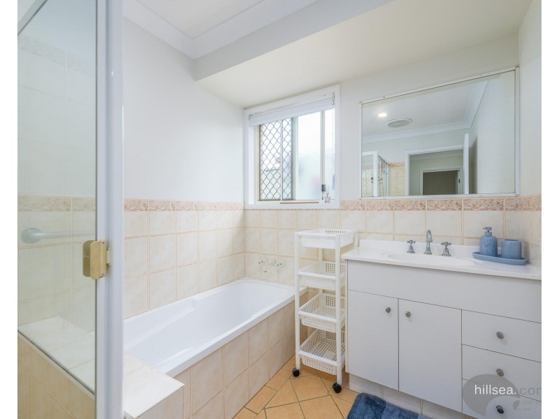 1/218 Central Street, Labrador QLD 4215