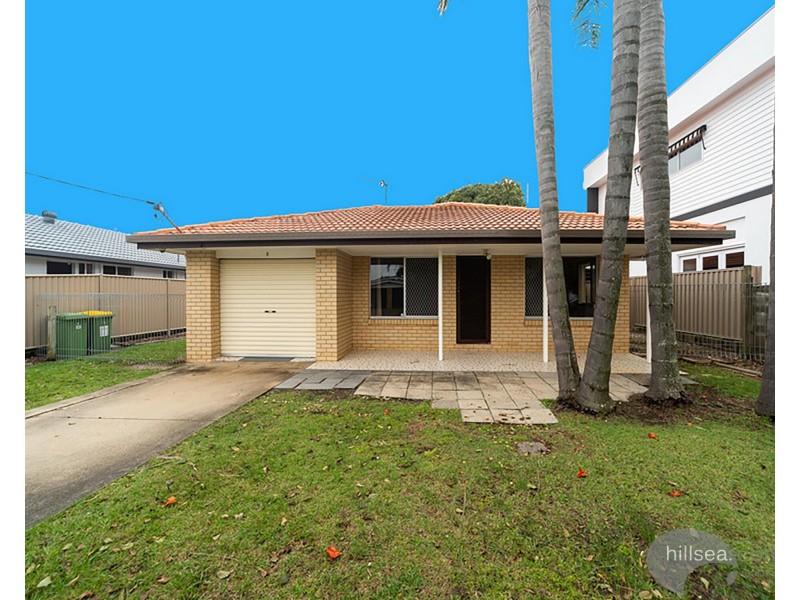 9 Donald Avenue, Paradise Point QLD 4216