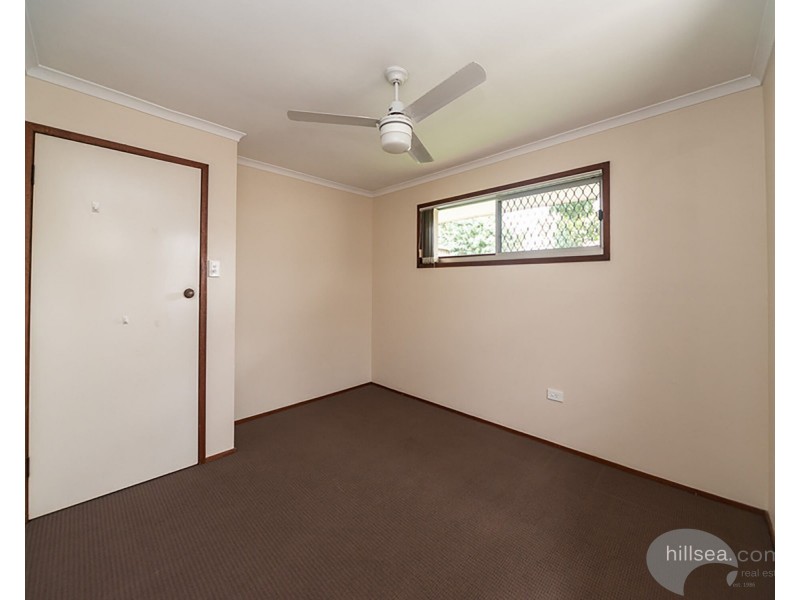 9 Donald Avenue, Paradise Point QLD 4216