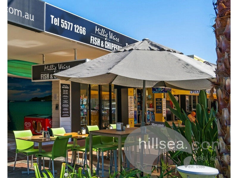 9 Donald Avenue, Paradise Point QLD 4216