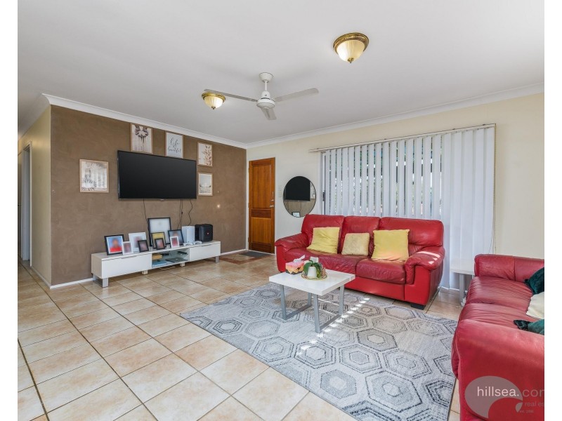 11 Winani Drive, Ashmore QLD 4214