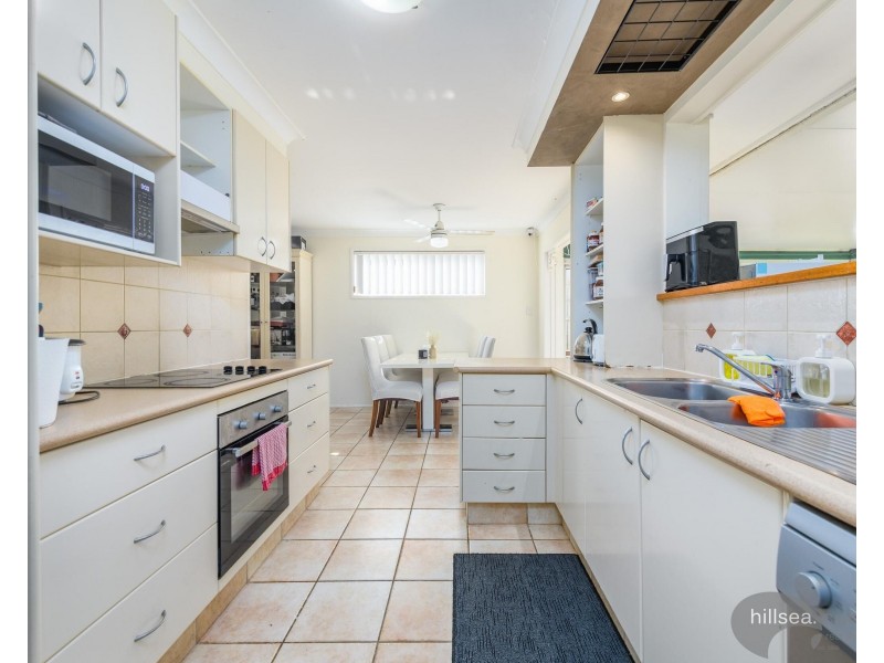 11 Winani Drive, Ashmore QLD 4214