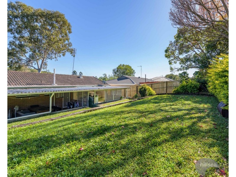 11 Winani Drive, Ashmore QLD 4214