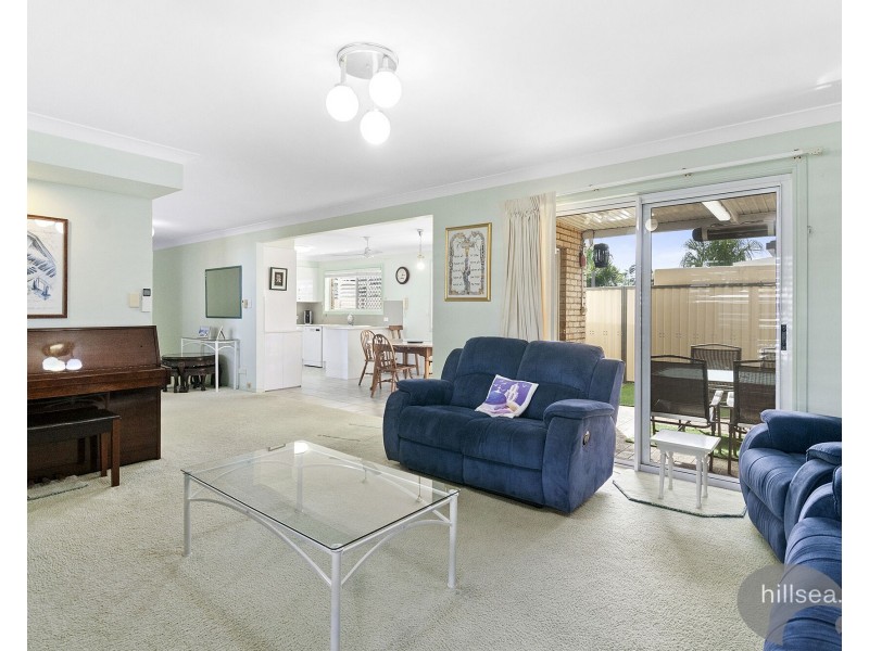 2/64 The Esplande, Paradise Point QLD 4216