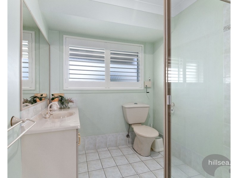 2/64 The Esplande, Paradise Point QLD 4216