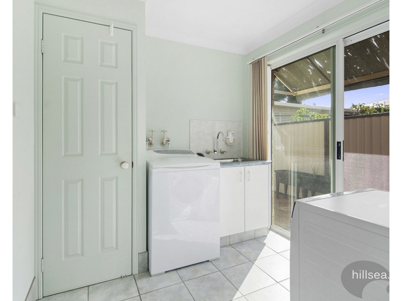 2/64 The Esplande, Paradise Point QLD 4216