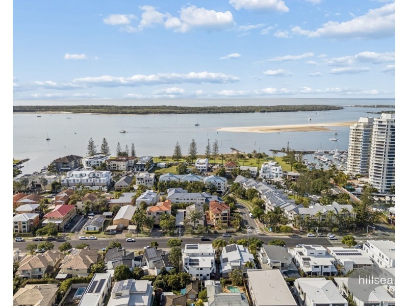 2/46 Bayview Street, Runaway Bay QLD 4216