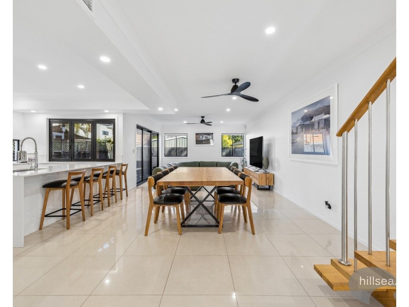 2/46 Bayview Street, Runaway Bay QLD 4216