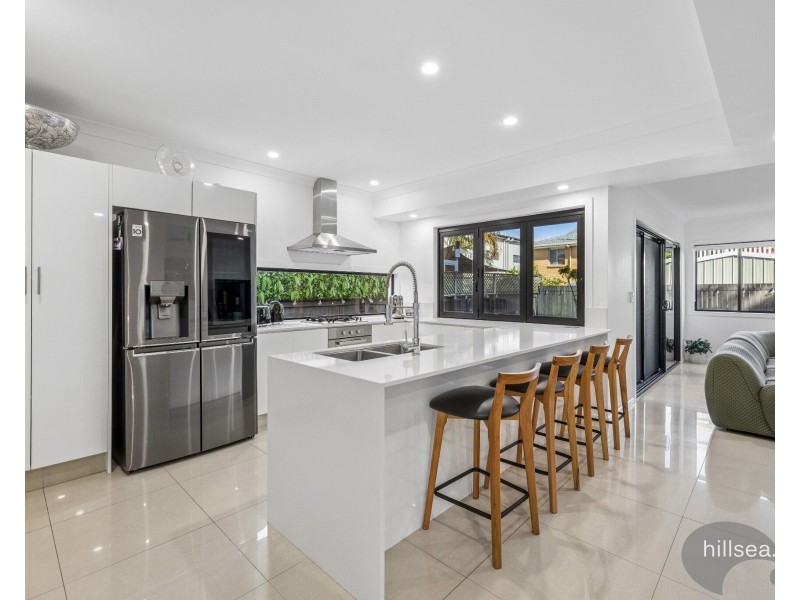 2/46 Bayview Street, Runaway Bay QLD 4216