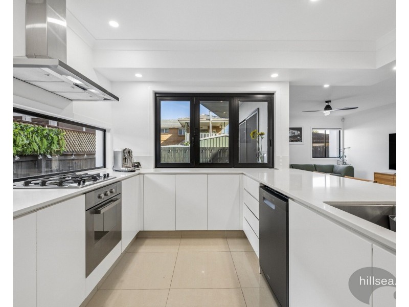 2/46 Bayview Street, Runaway Bay QLD 4216