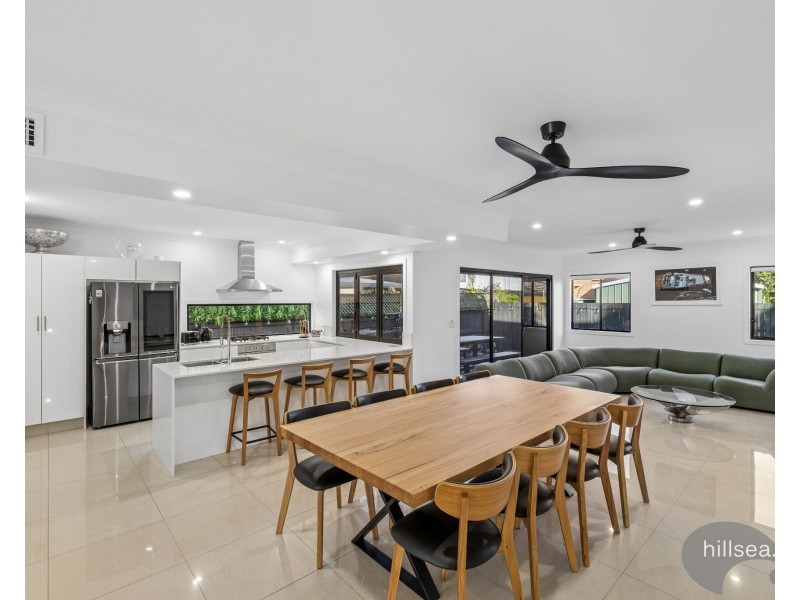 2/46 Bayview Street, Runaway Bay QLD 4216