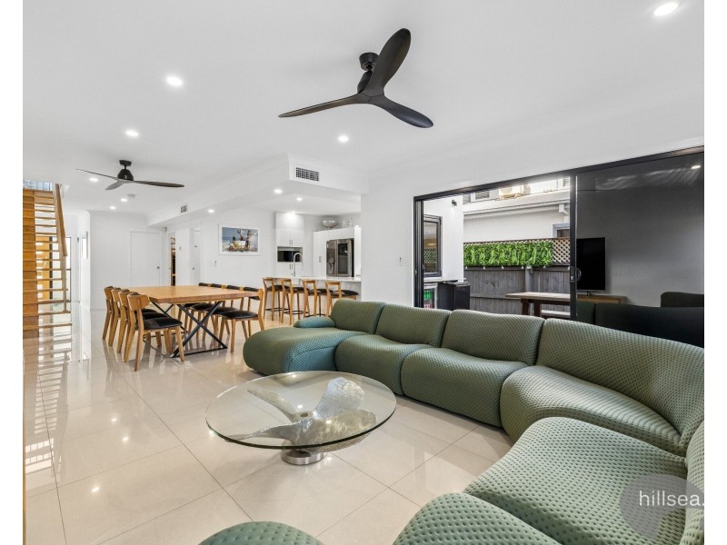 2/46 Bayview Street, Runaway Bay QLD 4216
