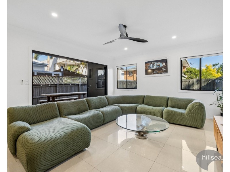 2/46 Bayview Street, Runaway Bay QLD 4216