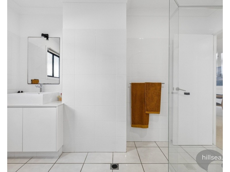 2/46 Bayview Street, Runaway Bay QLD 4216