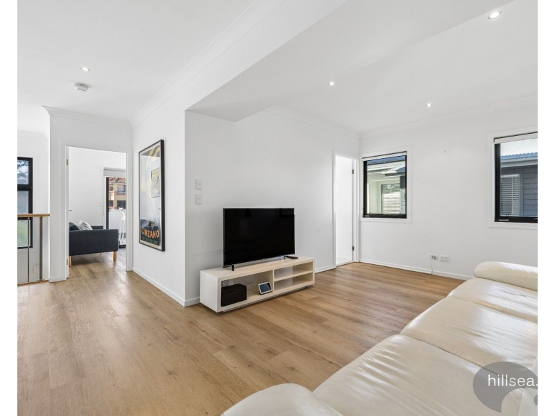2/46 Bayview Street, Runaway Bay QLD 4216