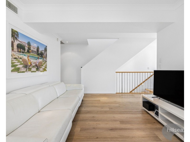 2/46 Bayview Street, Runaway Bay QLD 4216