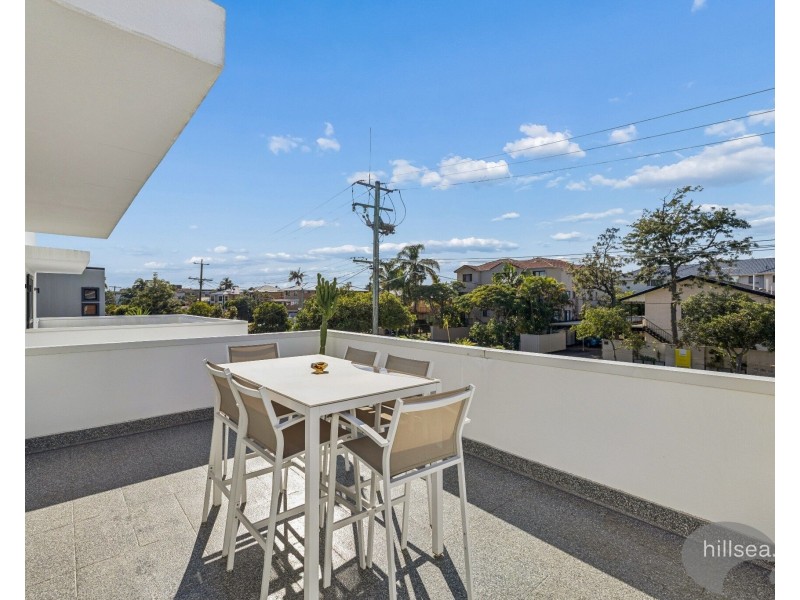 2/46 Bayview Street, Runaway Bay QLD 4216