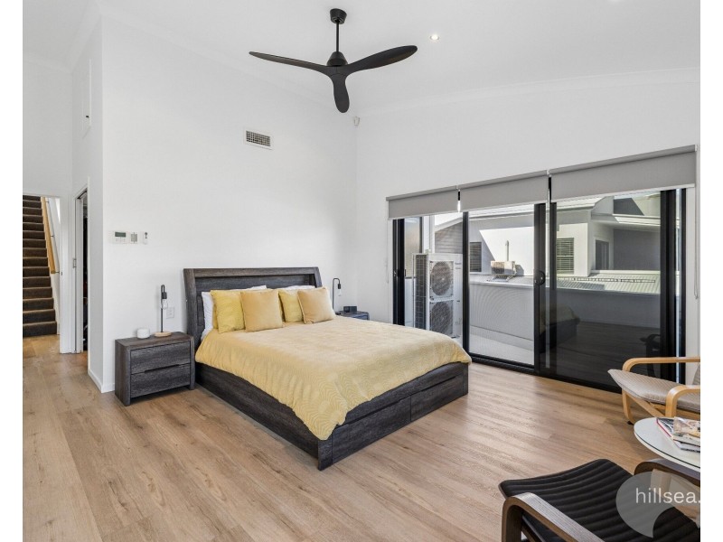 2/46 Bayview Street, Runaway Bay QLD 4216