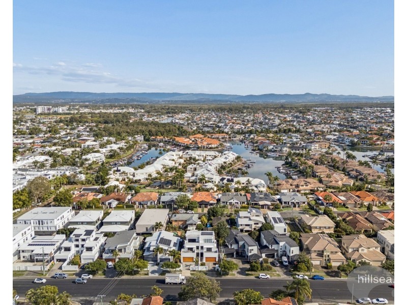 2/46 Bayview Street, Runaway Bay QLD 4216