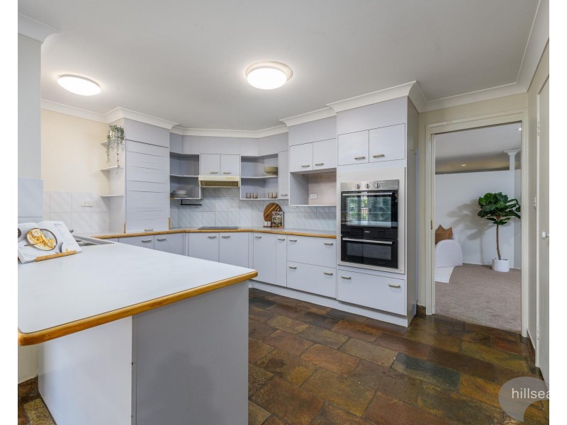 28 Oxley Drive, Paradise Point QLD 4216