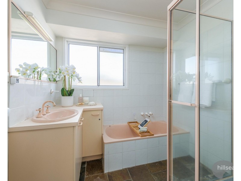 28 Oxley Drive, Paradise Point QLD 4216