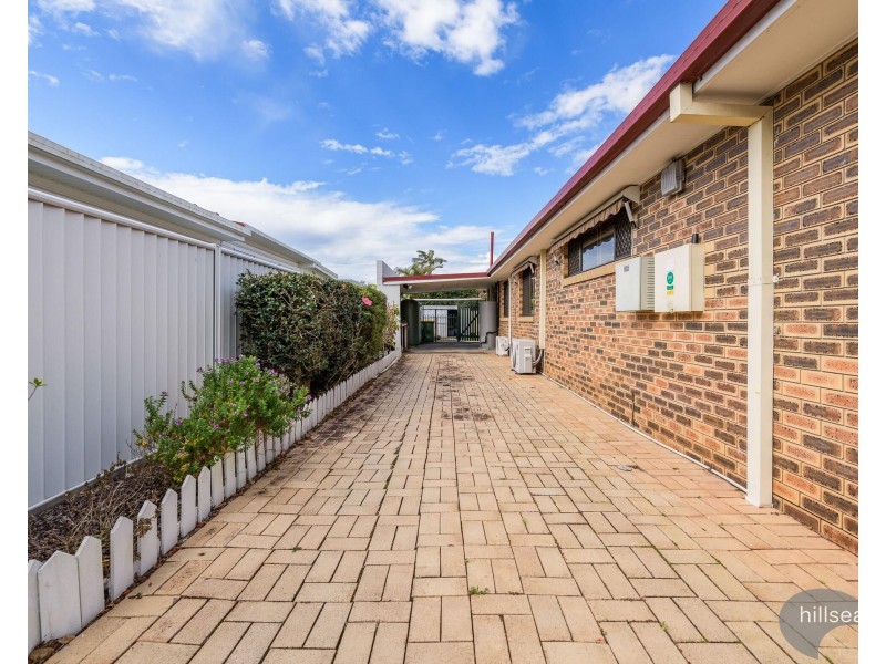 17 Jacaranda Avenue, Hollywell QLD 4216