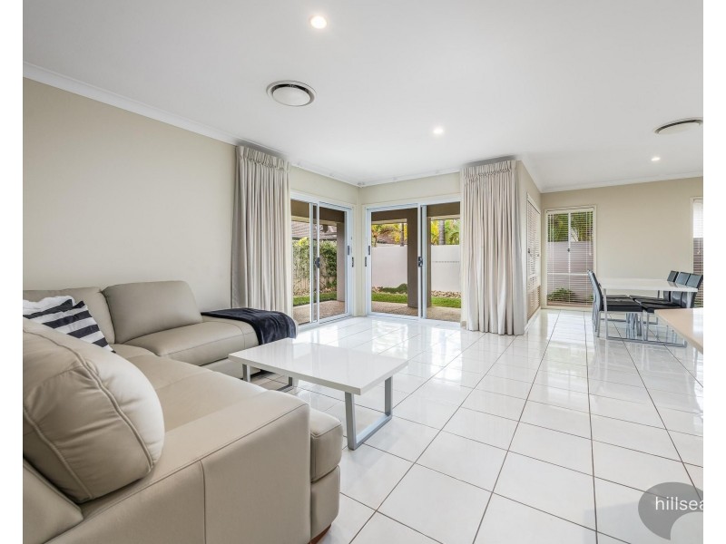 27 Rhodium Crescent, Hope Island QLD 4212