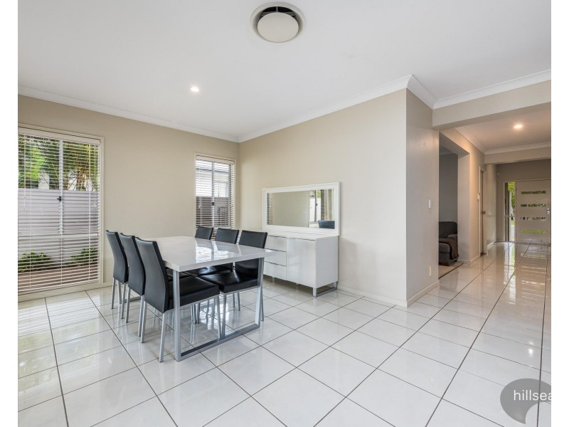 27 Rhodium Crescent, Hope Island QLD 4212
