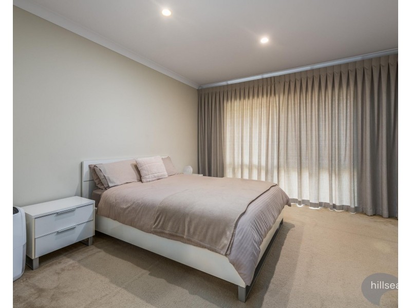 27 Rhodium Crescent, Hope Island QLD 4212