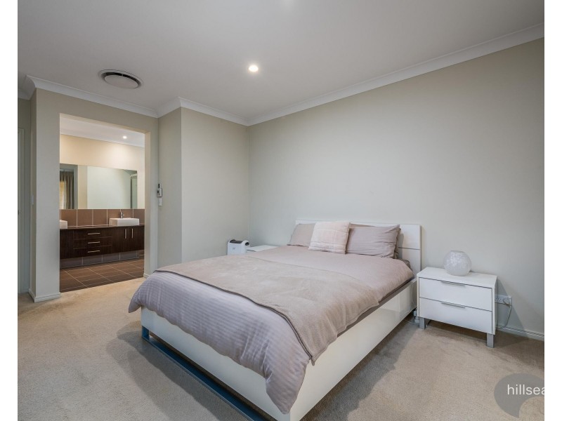 27 Rhodium Crescent, Hope Island QLD 4212