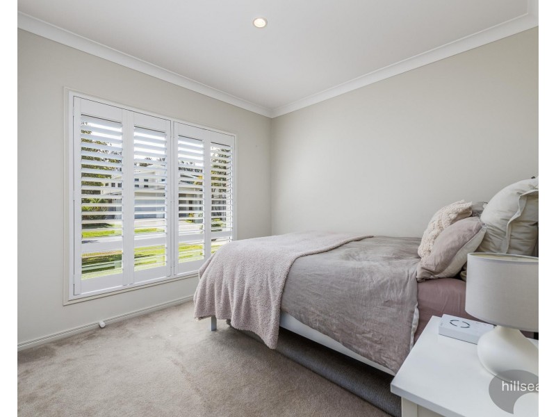 27 Rhodium Crescent, Hope Island QLD 4212
