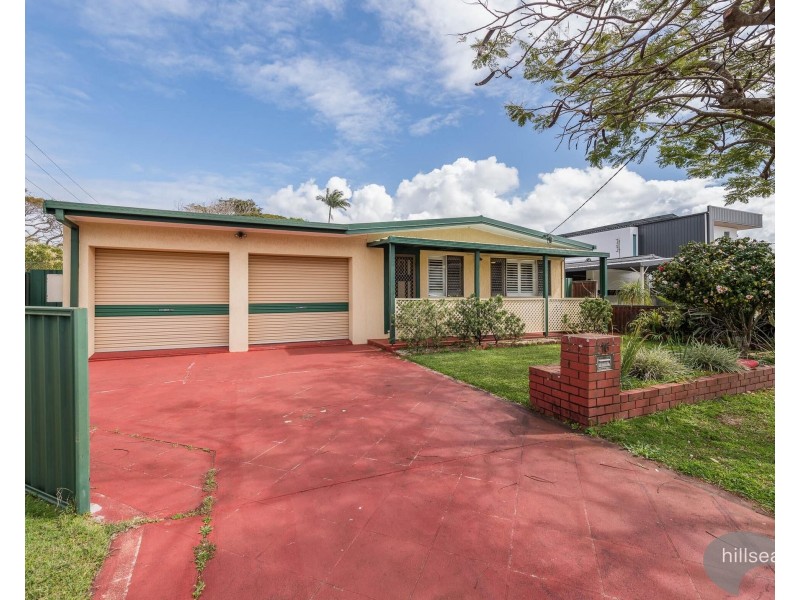 16 Ashgrove Avenue, Runaway Bay QLD 4216