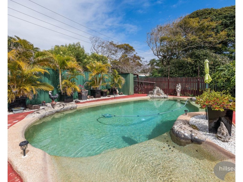 16 Ashgrove Avenue, Runaway Bay QLD 4216