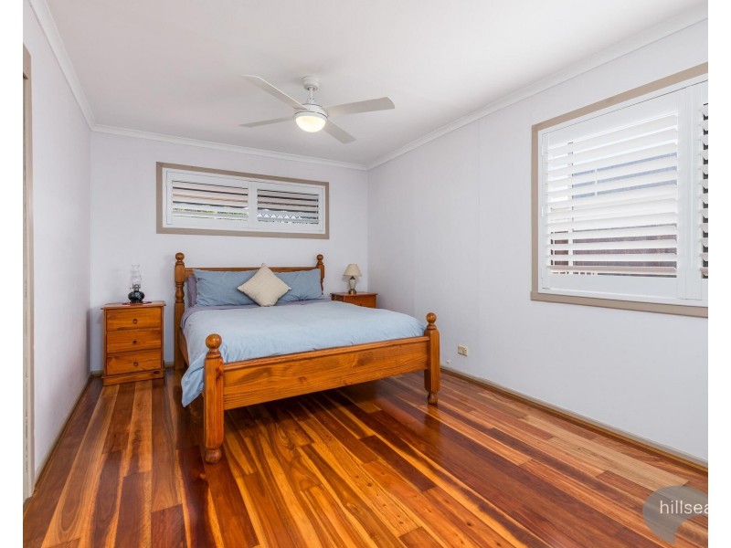16 Ashgrove Avenue, Runaway Bay QLD 4216