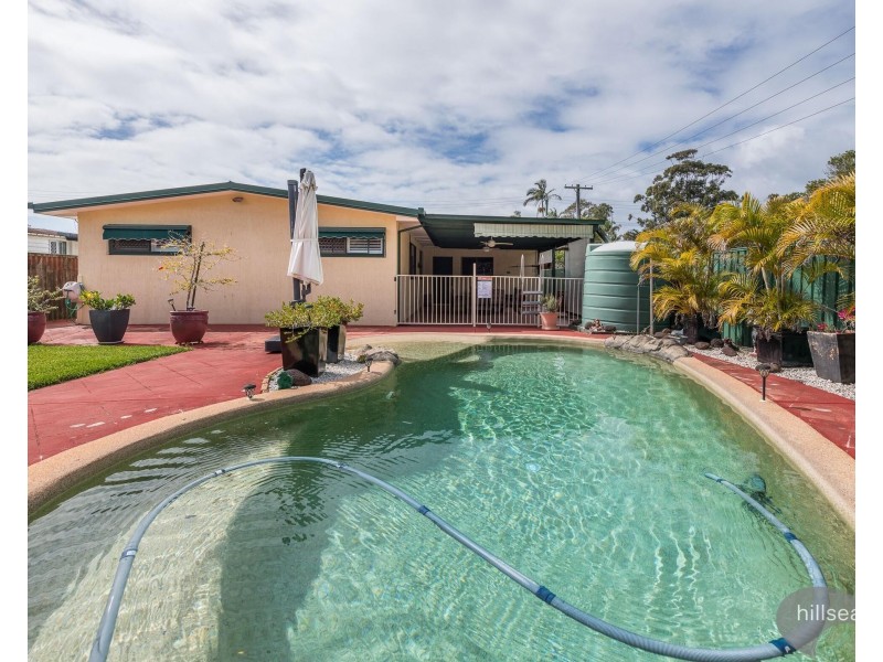 16 Ashgrove Avenue, Runaway Bay QLD 4216