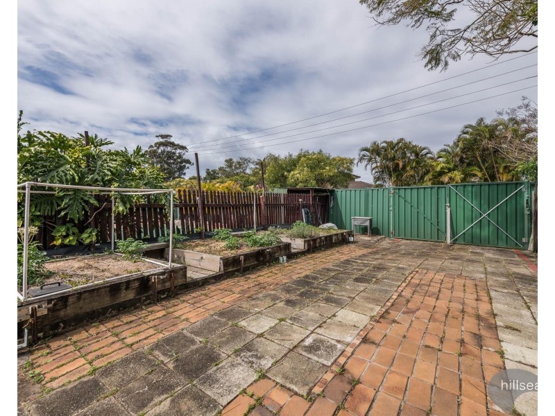 16 Ashgrove Avenue, Runaway Bay QLD 4216