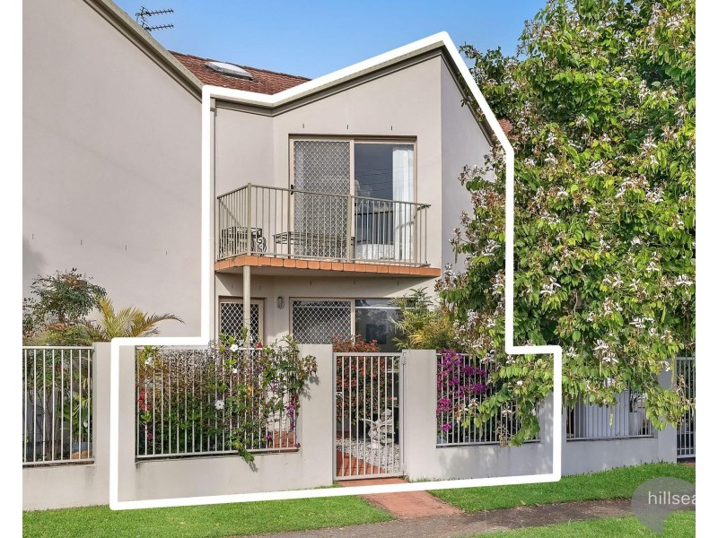 2/38 Abalone Avenue, Paradise Point QLD 4216
