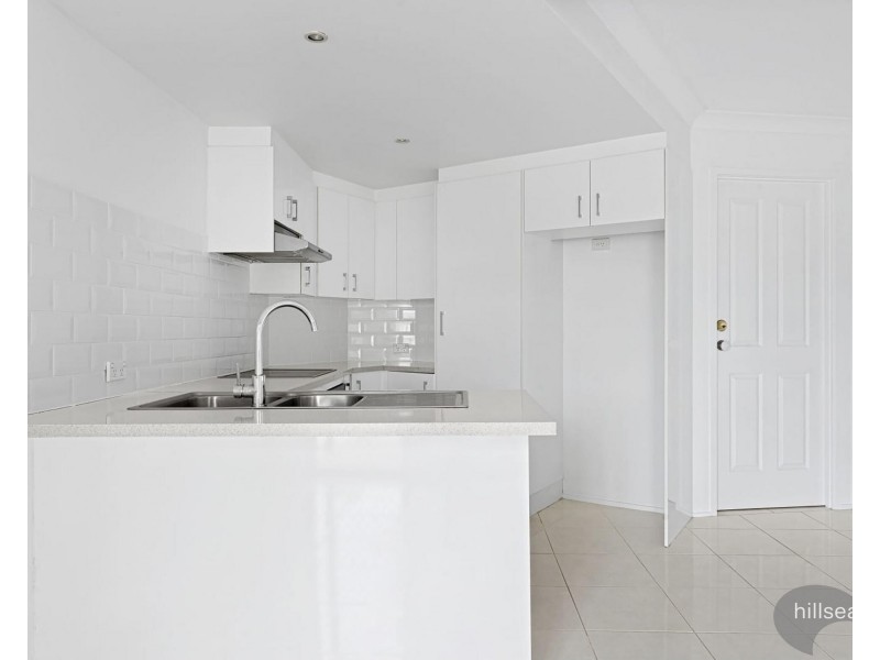 2/38 Abalone Avenue, Paradise Point QLD 4216