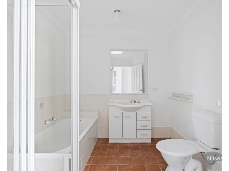 2/38 Abalone Avenue, Paradise Point QLD 4216