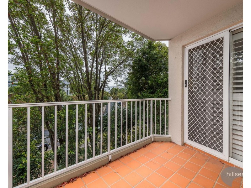 29/37 Bayview Street, Runaway Bay QLD 4216