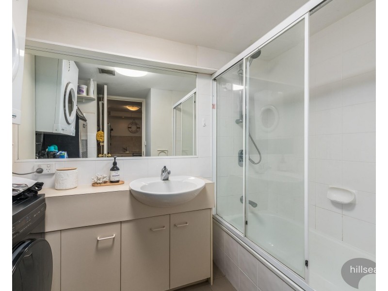 29/37 Bayview Street, Runaway Bay QLD 4216
