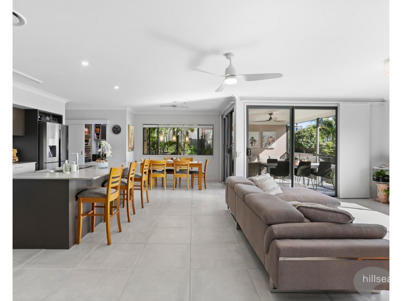 6 Middleham Fairway, Maudsland QLD 4210