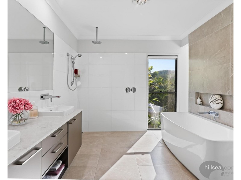 6 Middleham Fairway, Maudsland QLD 4210
