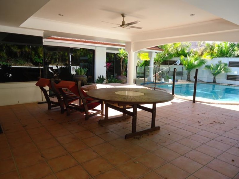 69 Arun Drive, Arundel QLD 4214