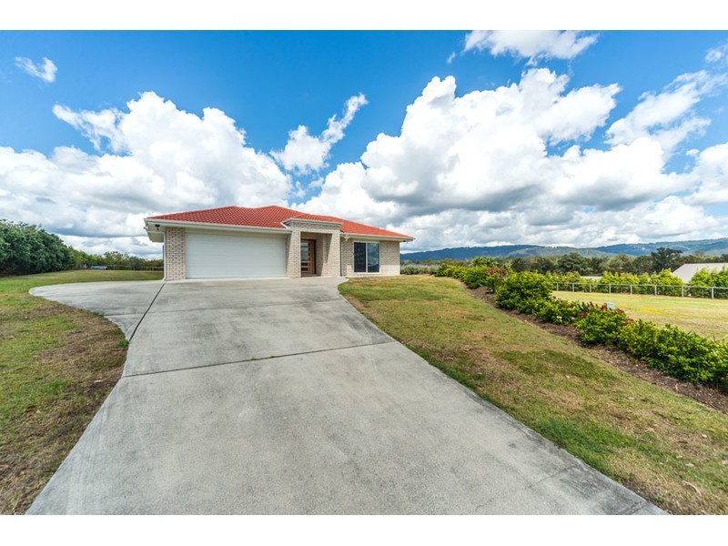 19 Tuxedo Junction Drive, Maudsland QLD 4210